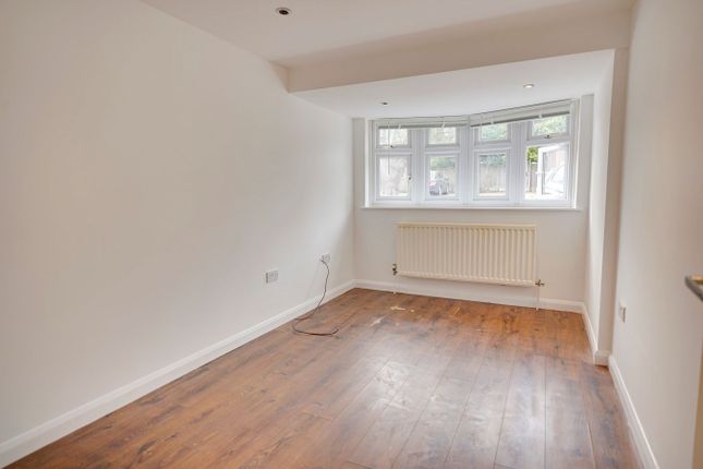 13, Hedgerows, Sawbridgeworth photo 2
