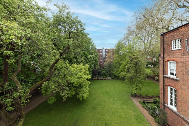 Flat for sale in Holland Park Road, London