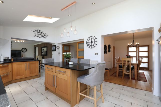 37 Rest Bay Close, Porthcawl photo 4