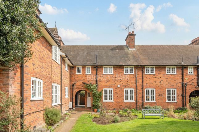 2-bed house on Temple Fortune Hill, Temple Fortune Hill, Hampstead Garden Suburb, £799,950