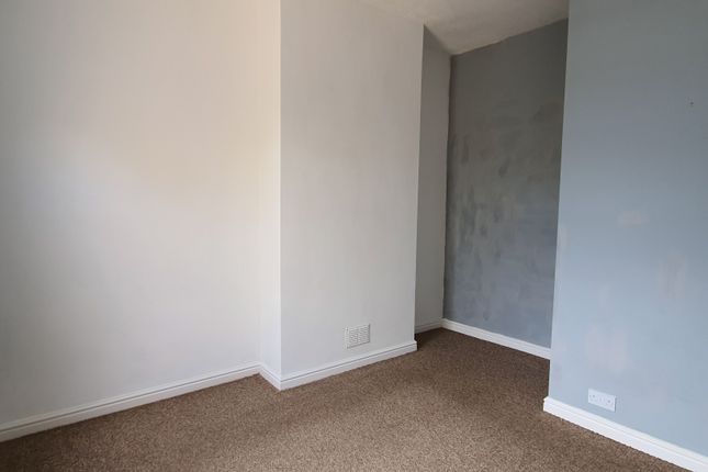 End terrace house to rent in Peckers Hill Road, St. Helens