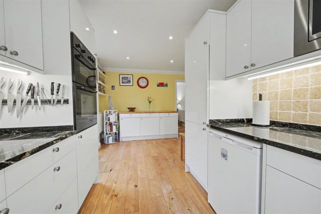 34, Mulberry Gardens, Shenley photo 3