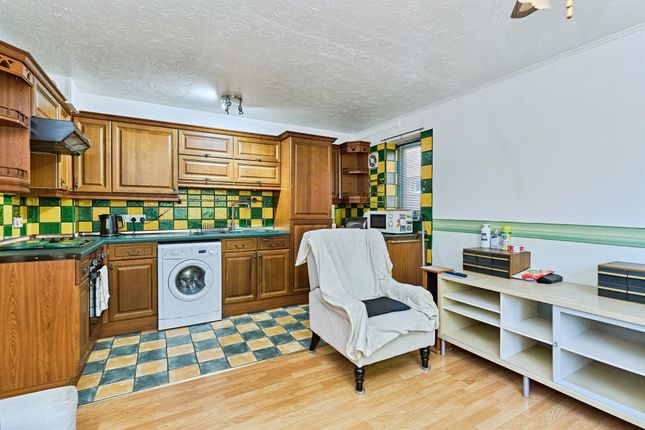 3, Brindlefields Way, Tipton photo 4