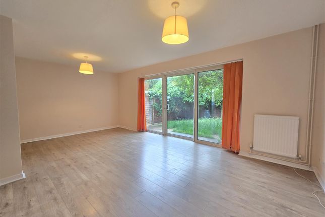 657, South Ninth Street, Milton Keynes photo 2