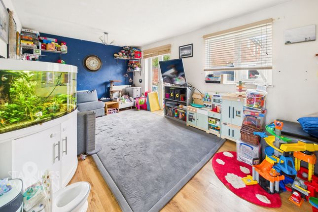 12 Fiddlewood Road, Norwich photo 2