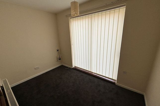 8, Thatchers Corner, Leicester photo 5