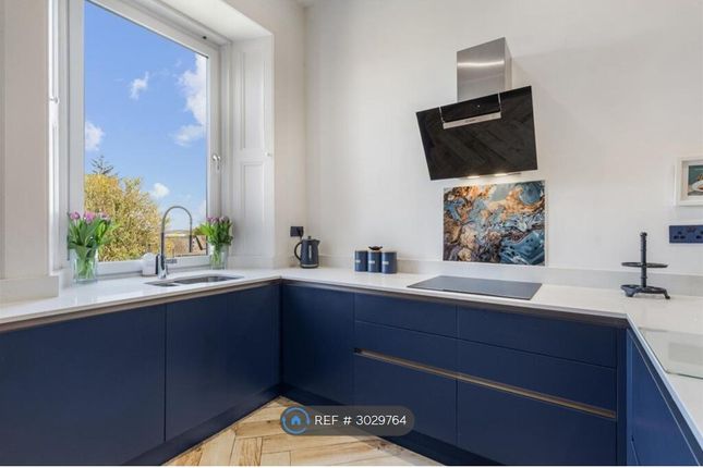 Flat, Clydeshore Road, Dumbarton photo 5