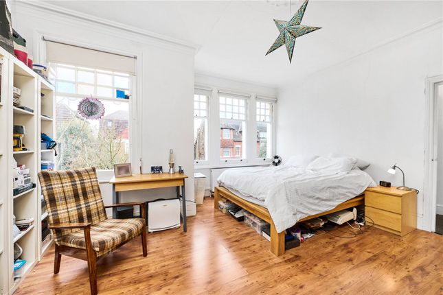 Flat 2, 1, Riggindale Road, London photo 3