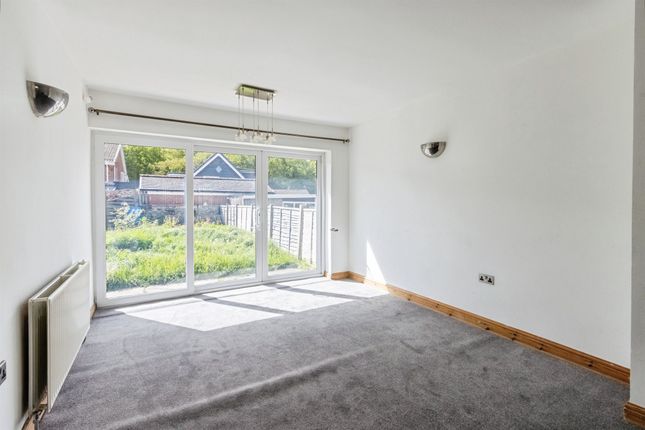 4, Temple Rise, Leeds photo 4