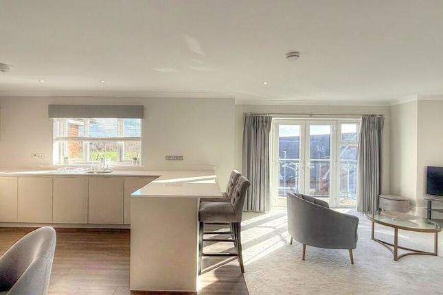 Apartment 4 Blenheim Court,, Farnham Road, Liss photo 4