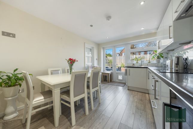 7, The Spinney, Potters Bar photo 3