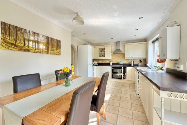 1 Redwood Close, Southampton photo 2