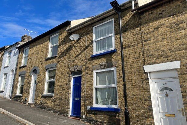 Thumbnail Terraced house to rent in Bridge Road, Cowes