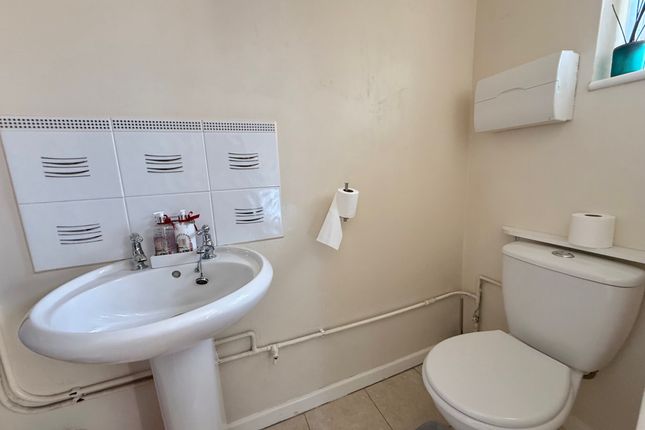 8, Dorset Drive, DONCASTER photo 5