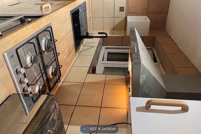Thumbnail Terraced house to rent in The Grove, Swanscombe