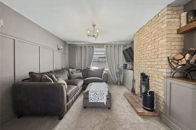 2, Sandown Drive, Gillingham photo 5
