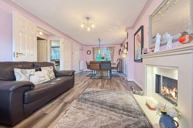 14 Redbrook Court, Caerphilly photo 3