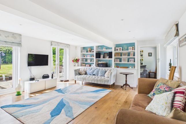 2, Highland Road, Buckinghamshire photo 2