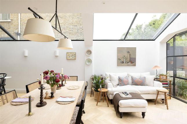 31, Carlisle Road, London photo 4