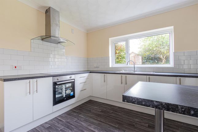 8, Eurwg Crescent, Cardiff photo 4
