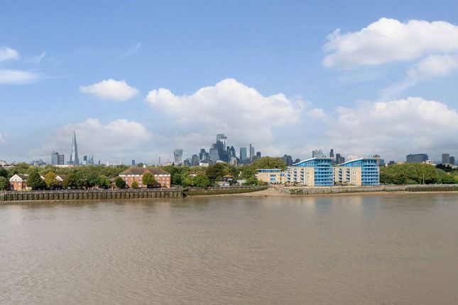 Flat 44, Ocean Wharf, 60, Westferry Road, London photo 2