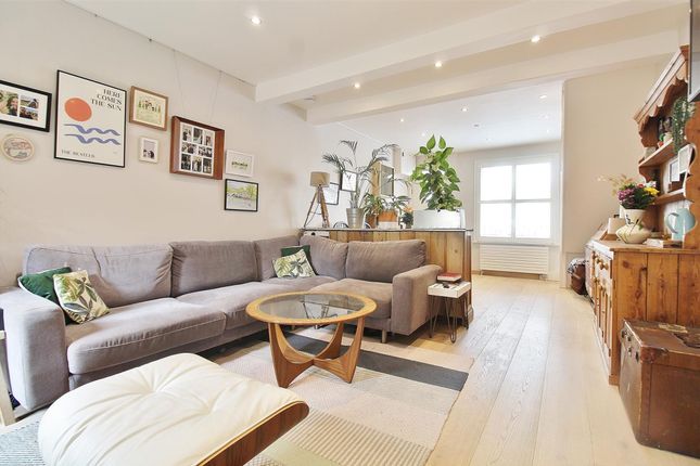 36 Talbot Road, Isleworth photo 2