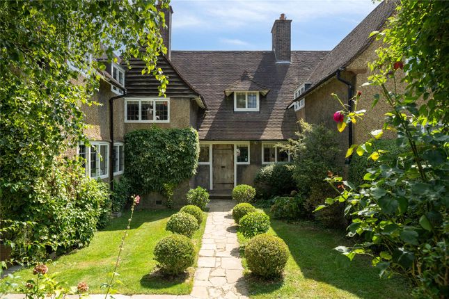 10, Meadway, London photo 2