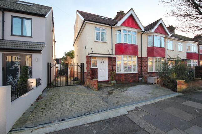 End terrace house for sale in Park View, London