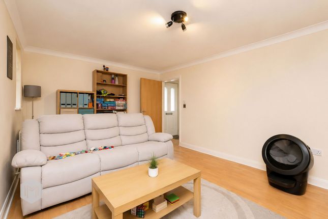 12 Hayling Close, Bury photo 4