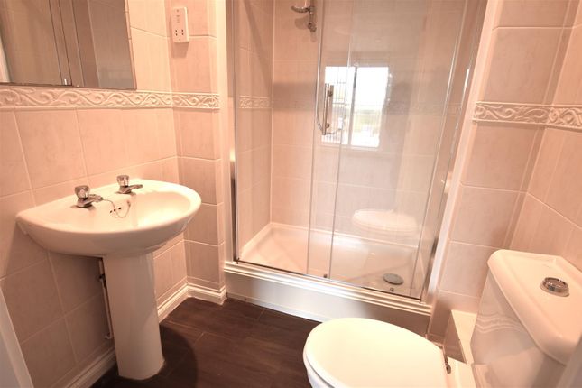 2, Maplehurst Close, Dartford photo 5
