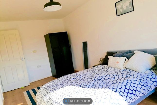 Flat, Dagmar Court Cornwall Road, London photo 3