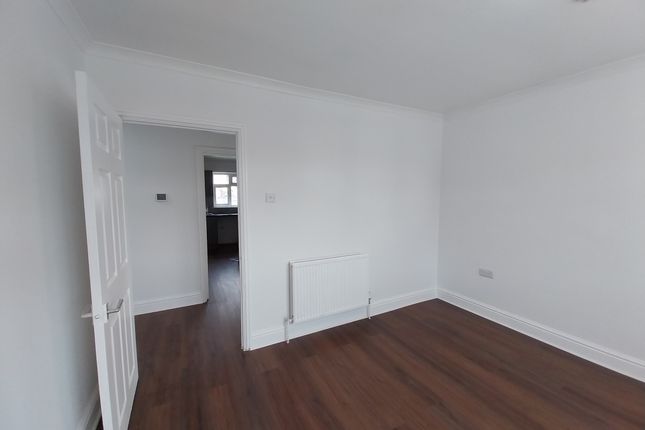 Flat 4, Beech House, Derley Road photo 2