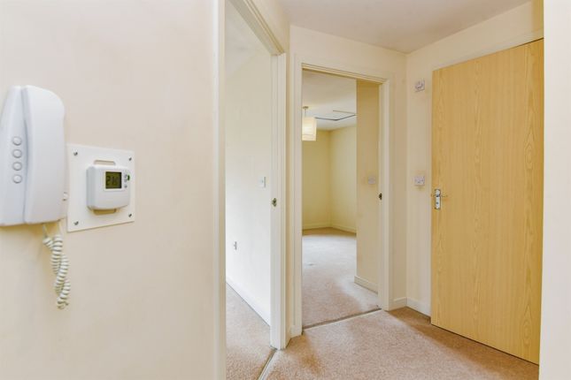 Flat for sale in Providence Court, Frome