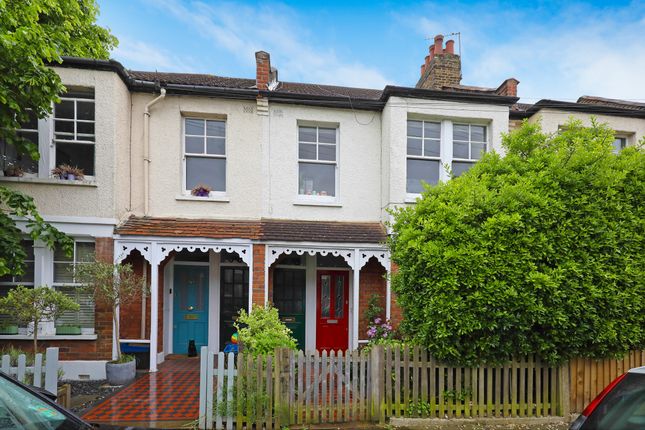 Flat to rent in Godstone Road, St Margarets, Twickenham, Middlesex