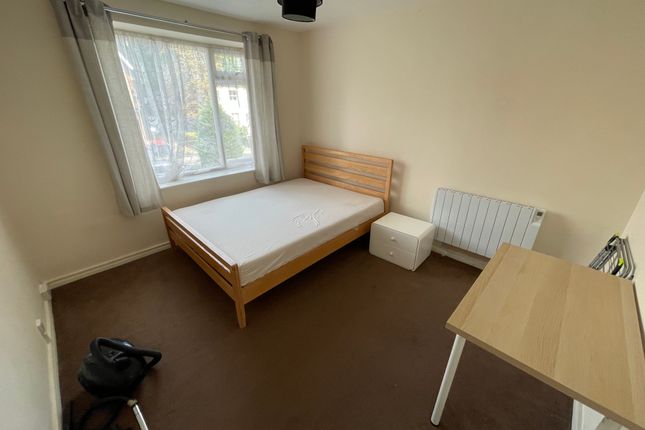 6, Torrington Park , Finchley photo 5