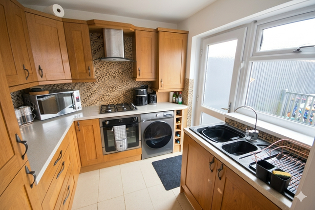 31, The heathlands, Gilfach Goch photo 3