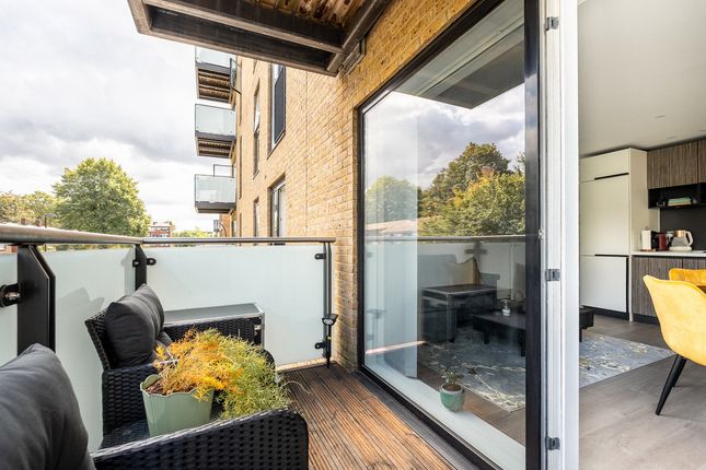 Flat Flat 101, Hester House 72-78, Conington Road, London photo 4