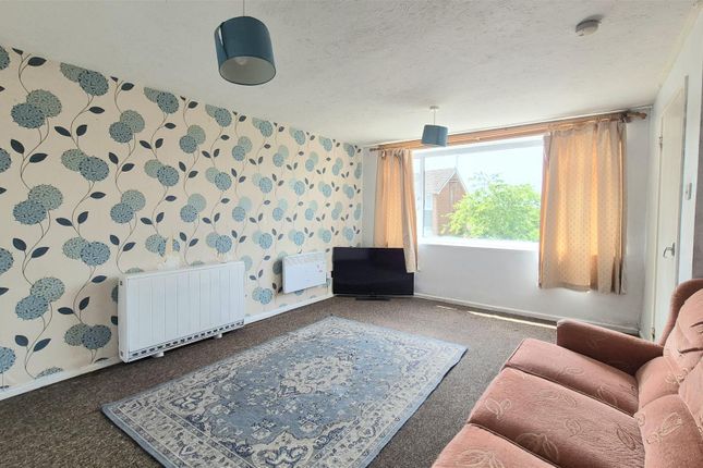 19, Porlock Drive, Luton photo 2