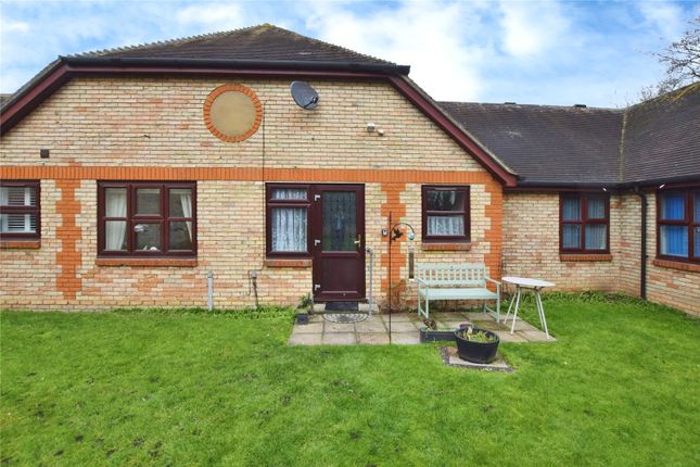 1-bed bungalow on 98, Clements Green Lane, Chelmsford, £175,000