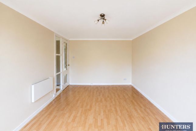 32, Upton Dene, Sutton photo 3