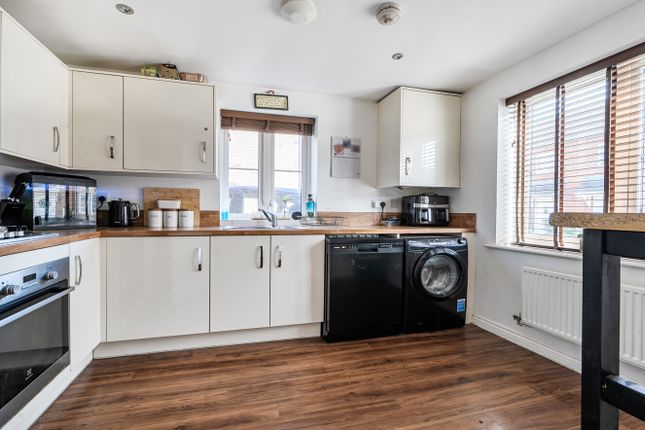 3, Chaffinch Way, Banbury photo 3