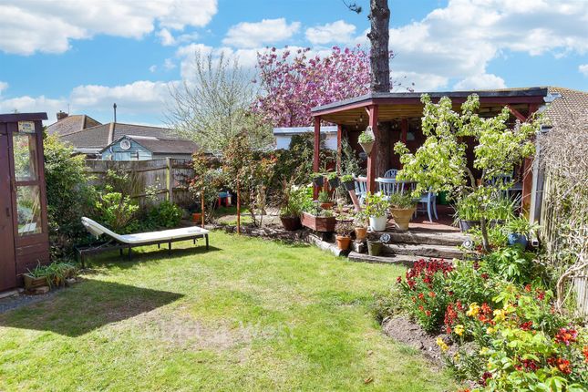 30, Keymer Avenue, Peacehaven photo 3