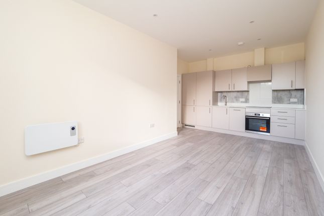 Flat for sale in Ewell Road, Cheam