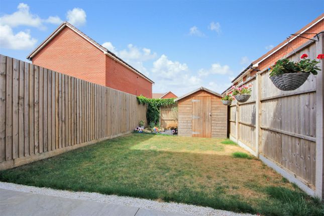 37, Glenvale Drive, Wellingborough photo 4
