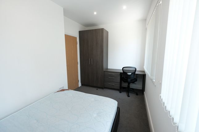 Flat to rent in Ring Way, Preston