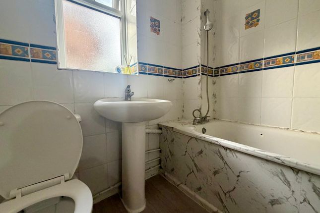 28, Dobbin Close, HARROW photo 5