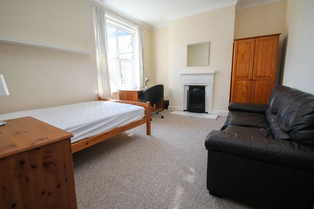 296a Charminster Road, Bournemouth photo 2