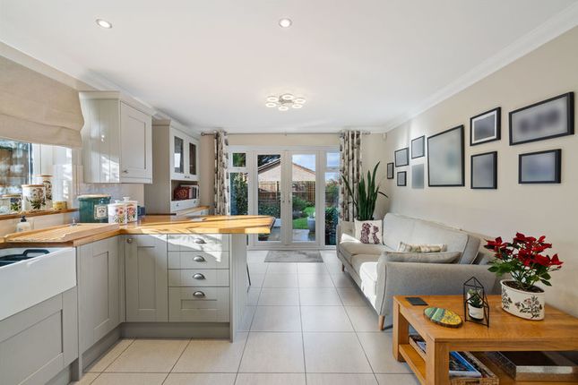 6, Duxford Close, Chichester photo 3