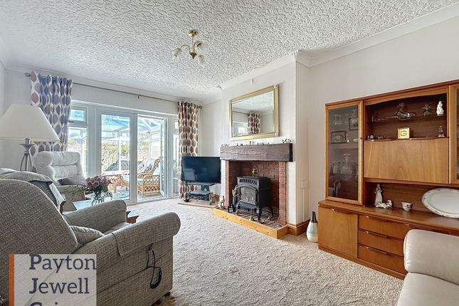 4 Kennedy Drive, Bridgend photo 2