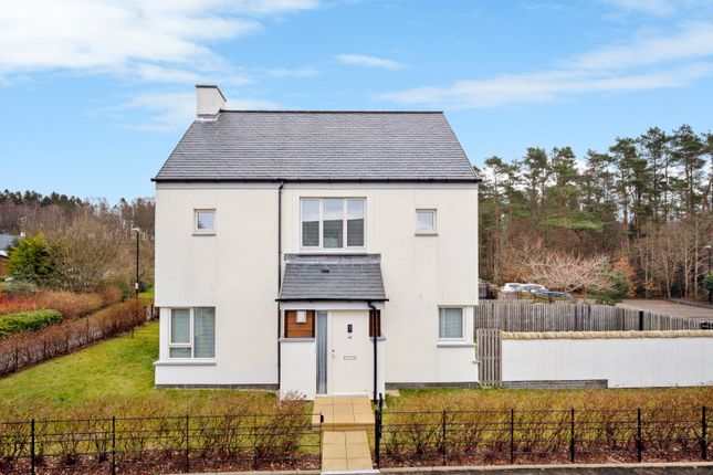 End terrace house for sale in Robertson Way, Callander